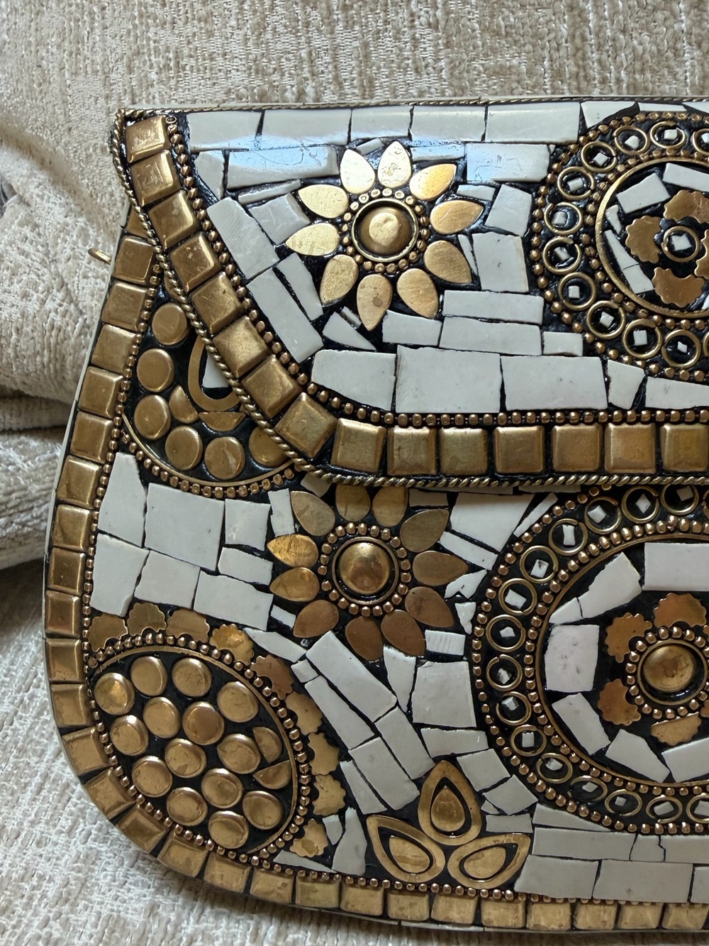 Antik Kraft Chic Gold and White Mosaic Clutch NWT - Picture 3 of 9